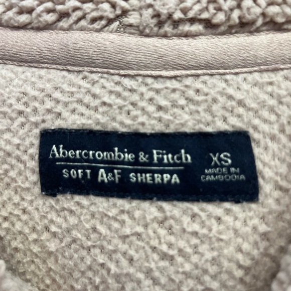 🚨CLEARANCE 0124-30 ABERCOMBIE & Fitch sherpa fleece hoodie XS - Picture 3 of 3